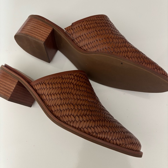 Talbots Tan Woven Leather Mules size 9.5 - Picture 3 of 7